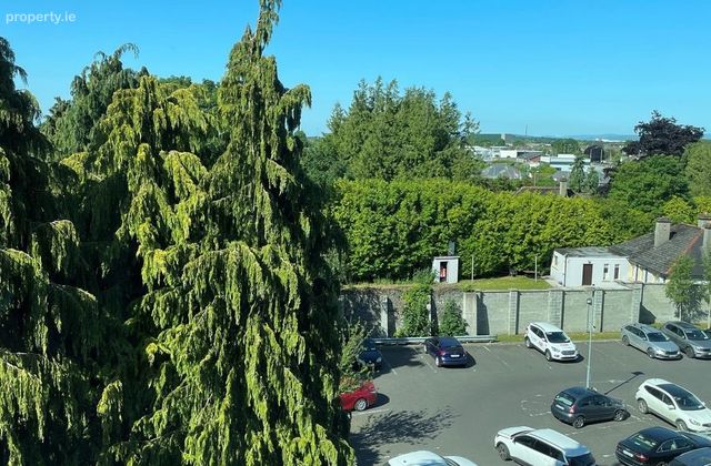 Apartment Third Floor, Shamrock Plaza, Graiguecullen, Co. Carlow - Click to view photos
