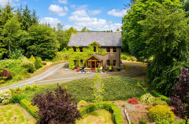 Toonlane, Ballymakeera, Macroom, Co. Cork - Click to view photos