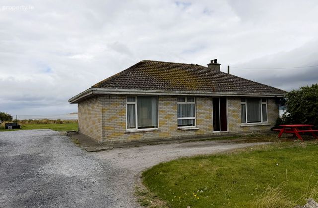 Cromane Lower, Cromane, Co. Kerry - Click to view photos