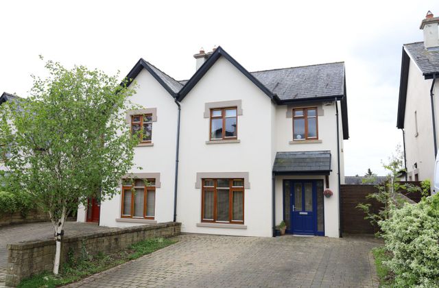 18 Ard Aoibhinn, Innishannon, Innishannon, Co. Cork - Click to view photos