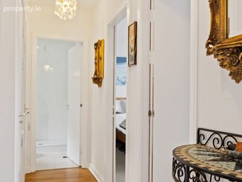 Apartment 11, 7a Fownes Street Upper, Temple Bar, Dublin 2 - Image 5