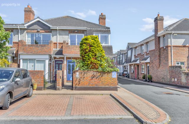 18 Broomfield Mews, The Hill, Malahide, Co. Dublin, Malahide, Co. Dublin - Click to view photos