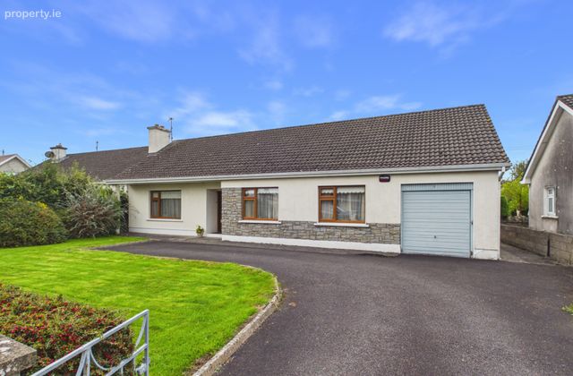 8 Oaklawn Drive, Nenagh, Co. Tipperary, Nenagh, Co. Tipperary - Click to view photos