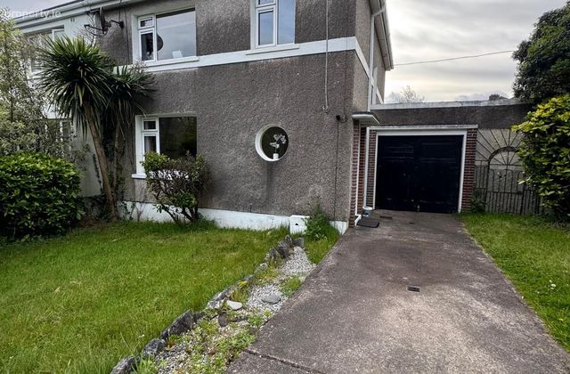 Hillside, 8 Lake Lawn, Ballinlough, Co. Cork - Click to view photos