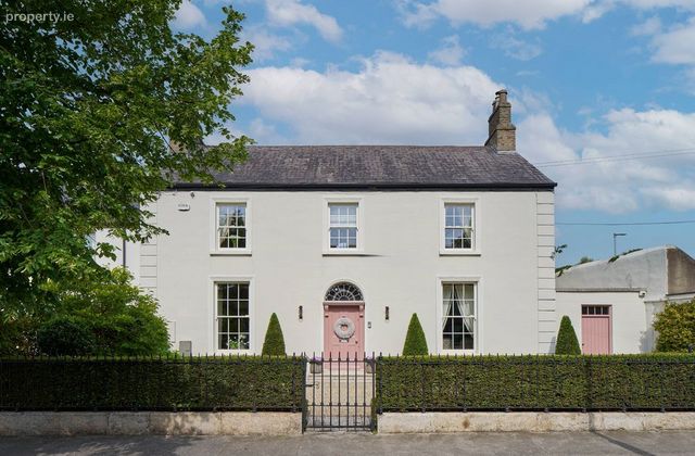 Balmoral Lodge, 17 Castle Avenue, Clontarf, Dublin 3 - Click to view photos