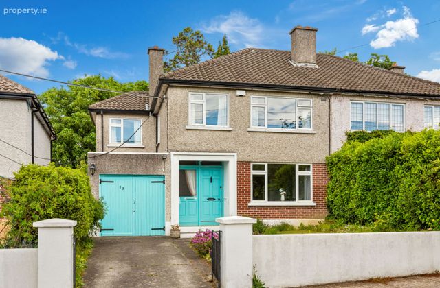 19 Hollywood Drive, Goatstown, Dublin 14 - Click to view photos