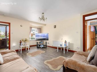 27 Linnetfields Park, Clonee, Dublin 15, Clonee, Dublin 15 - Image 3