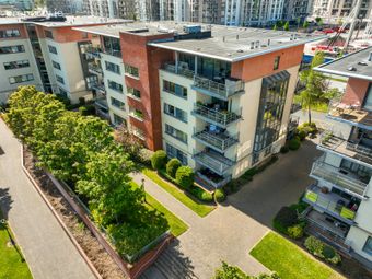 41 East Courtyard, Cabinteely, Dublin 18, Cabinteely, Dublin 18 - Image 2