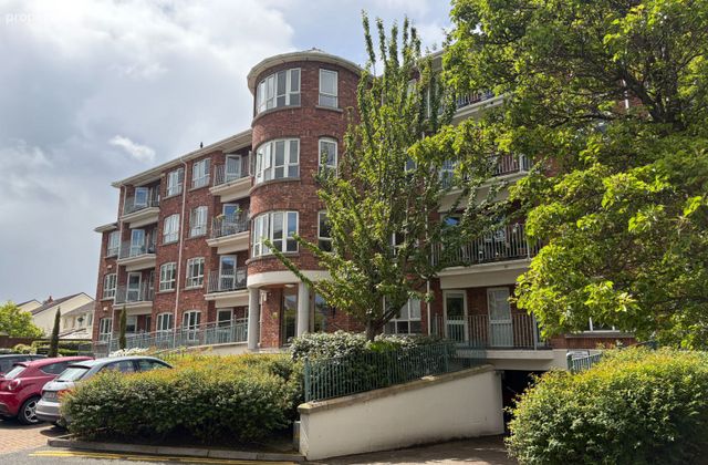 Donnybrook Castle, Donnybrook, Dublin 4 - Click to view photos