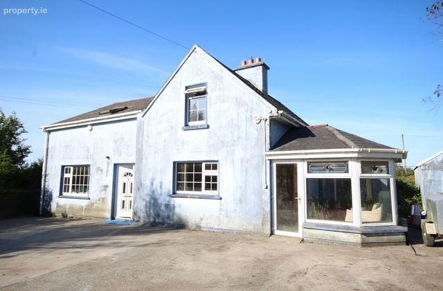 Castlelands, Enniskeane, Ballineen, Co. Cork - Click to view photos