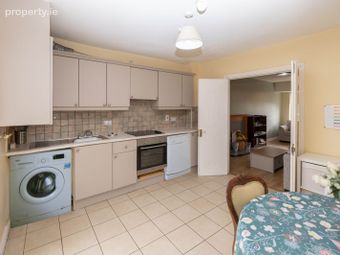 44 Castlegrange Square, Clondalkin, Dublin 22 - Image 2