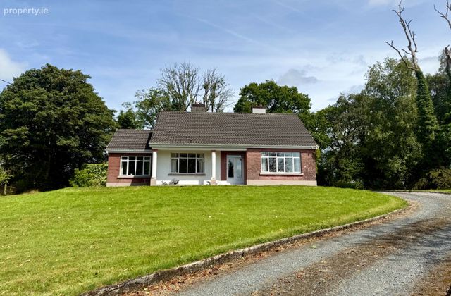 Bally Hi, Calloughs, Carrigallen, Co. Leitrim - Click to view photos