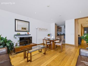 Apartment 52, Cloncurry House, IFSC, Dublin 1 - Image 3