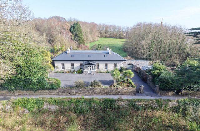 Woodview, Coolroe, Portlaw, Co. Waterford - Click to view photos