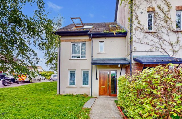 24 Cluain Cairn, Station Road, Carrigtwohill, Co. Cork - Click to view photos