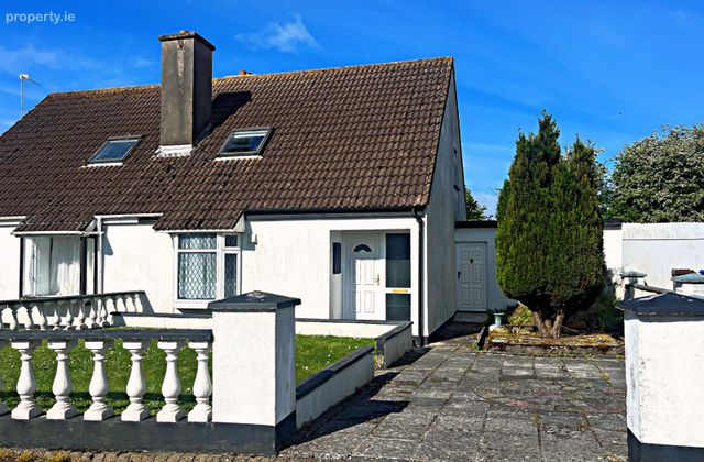 14 Hillview Drive, Dungarvan, Dungarvan, Co. Waterford - Click to view photos