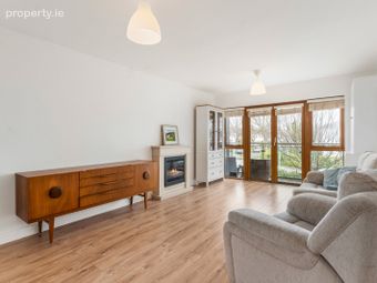 17 Garthy Wood, Knocklyon Road, Knocklyon, Dublin 16, Knocklyon, Dublin 16 - Image 2