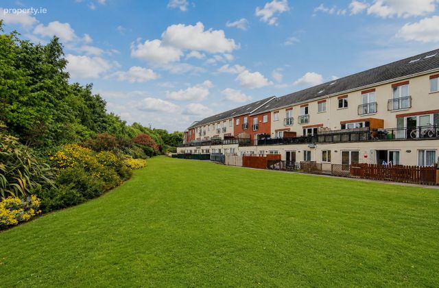 1 Lanesborough Crescent, Dublin 11, Finglas, Dublin 11 - Click to view photos