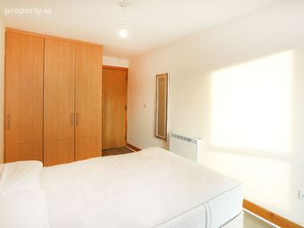 Apartment 8, City Square, Dublin 2 - Image 3