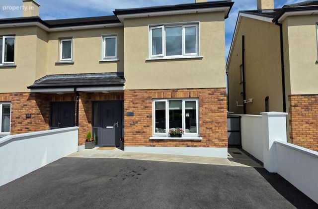 35a Castle Manor, Racecourse Road, Roscommon Town, Co. Roscommon - Click to view photos