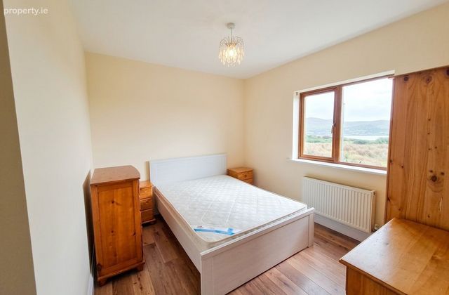 35 Mariners View, Castletownbere, Beara, Co. Cork - Click to view photos