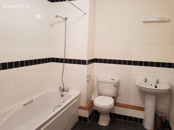 35 The Bridge, Shankill, Dublin 18 - Image 4