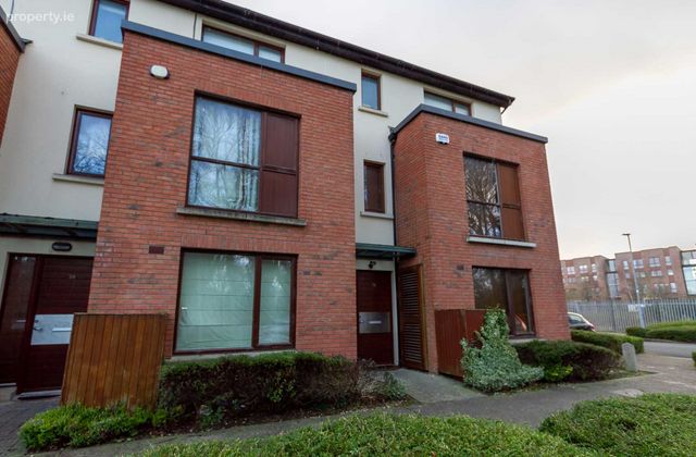 76 Castlegate Grove, Lucan, Co. Dublin, Lucan, Co. Dublin - Click to view photos