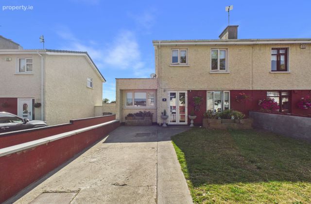 38 Rivermeade Park, St Margaret's, Co. Dublin - Click to view photos