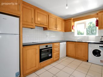 33 Fearnog, Clybaun Road, Knocknacarra, Co. Galway - Image 4