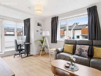 16 Willow Glen, Carrickmines, Dublin 18 - Image 2