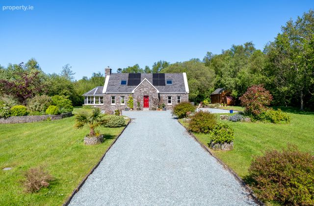 Beech Cottage, Templenoe, Co. Kerry - Click to view photos