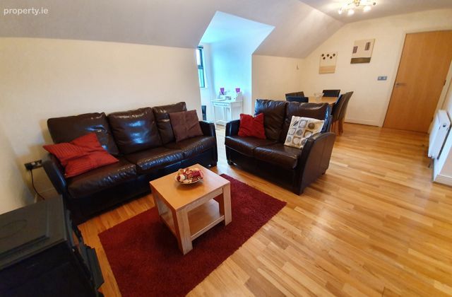 Woodfield Hall, Station Road, Blarney, Co. Cork - Click to view photos
