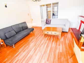35 White Oaks, Roebuck Road, Goatstown, Dublin 14 - Image 3