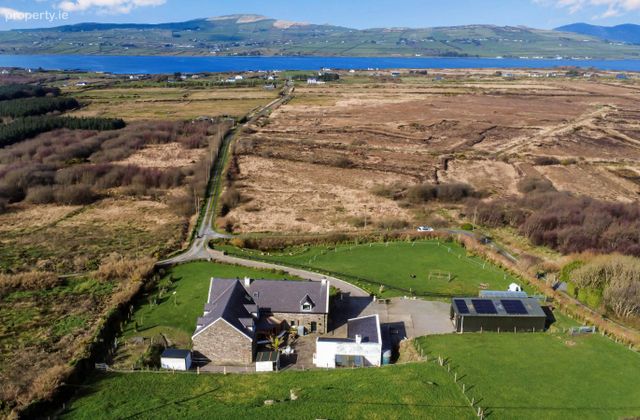 Valentia View, Garrane, Portmagee, Co. Kerry - Click to view photos