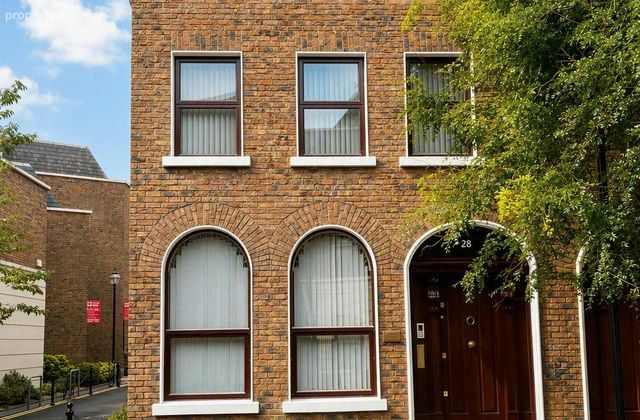 28 Windsor Place, Pembroke Street Lower, Dublin 2, Dublin 2 - Click to view photos