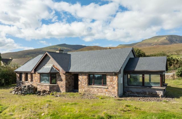 Fybagh, Castlemaine, Milltown, Co. Kerry - Click to view photos
