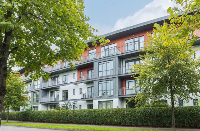 55 The Crescent Apartments, Old Fort Road, Ballincollig, Co. Cork - Click to view photos
