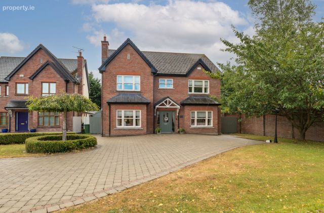5 &Aacute;rd Na Gr&eacute;ine, Lis Na Dara, Dundalk, Co. Louth - Click to view photos