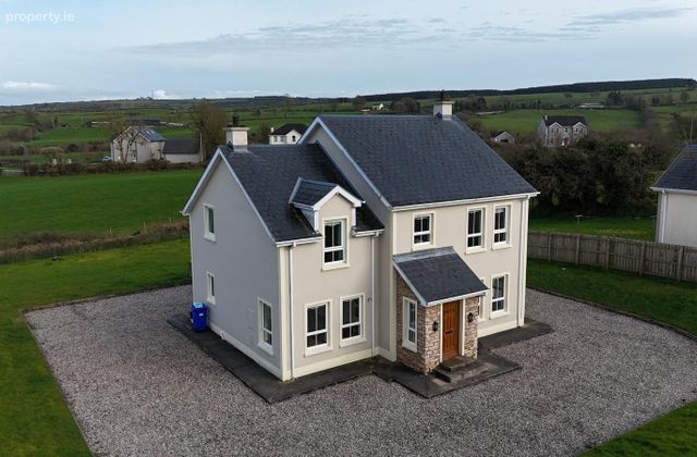 2 Alt Crescent, Castlefin, Co. Donegal - Click to view photos