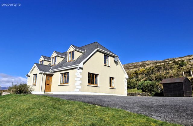 Coolnoohill, Kilgarvan, Kilgarvan, Co. Kerry - Click to view photos