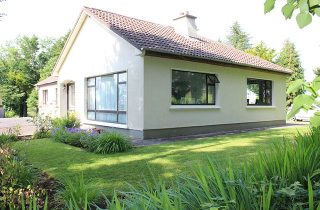 Mill Hill House, Ballyscanlon, Crossmolina, Crossmolina, Co. Mayo - Click to view photos