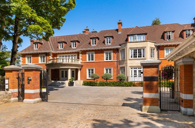 Apartment 26, Hollybrook, Foxrock, Dublin 18 - Click to view photos