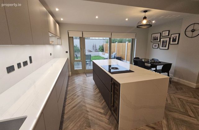 24 Aylesbury, Ballintemple, Ballintemple, Co. Cork - Click to view photos