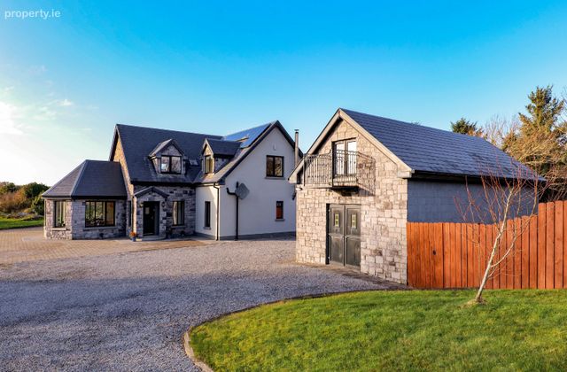 Both Chuanna Thiar, Spiddal, Co Galway, Spiddal, Co. Galway - Click to view photos