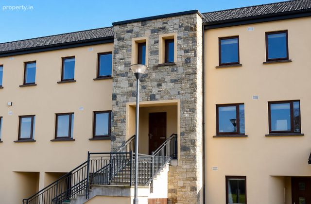 37 Ashwood Glade, Westport, Westport, Co. Mayo - Click to view photos