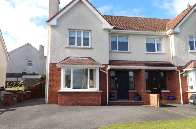 15 Thorndale Park, Kingscourt, Kingscourt, Co. Cavan - Click to view photos