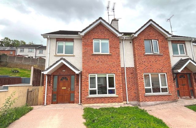 39 Dromore, Cootehill, Co. Cavan - Click to view photos