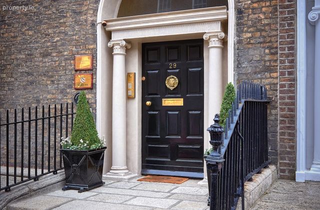 Fitzwilliam Street Upper, Dublin 2 - Click to view photos