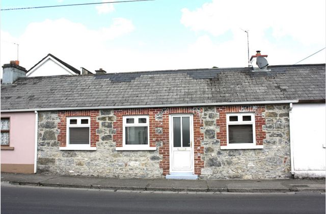 Stone Cottage, Old Galway Road, Loughrea, Co. Galway, Loughrea, Co. Galway - Click to view photos