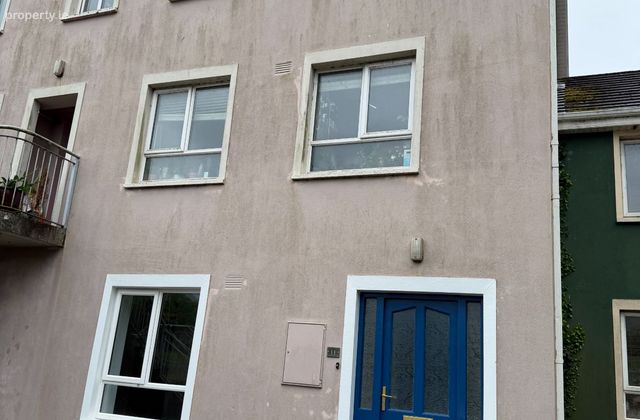 11 Woodview Park, Lahinch Road, Ennistymon, Lahinch, Co. Clare - Click to view photos